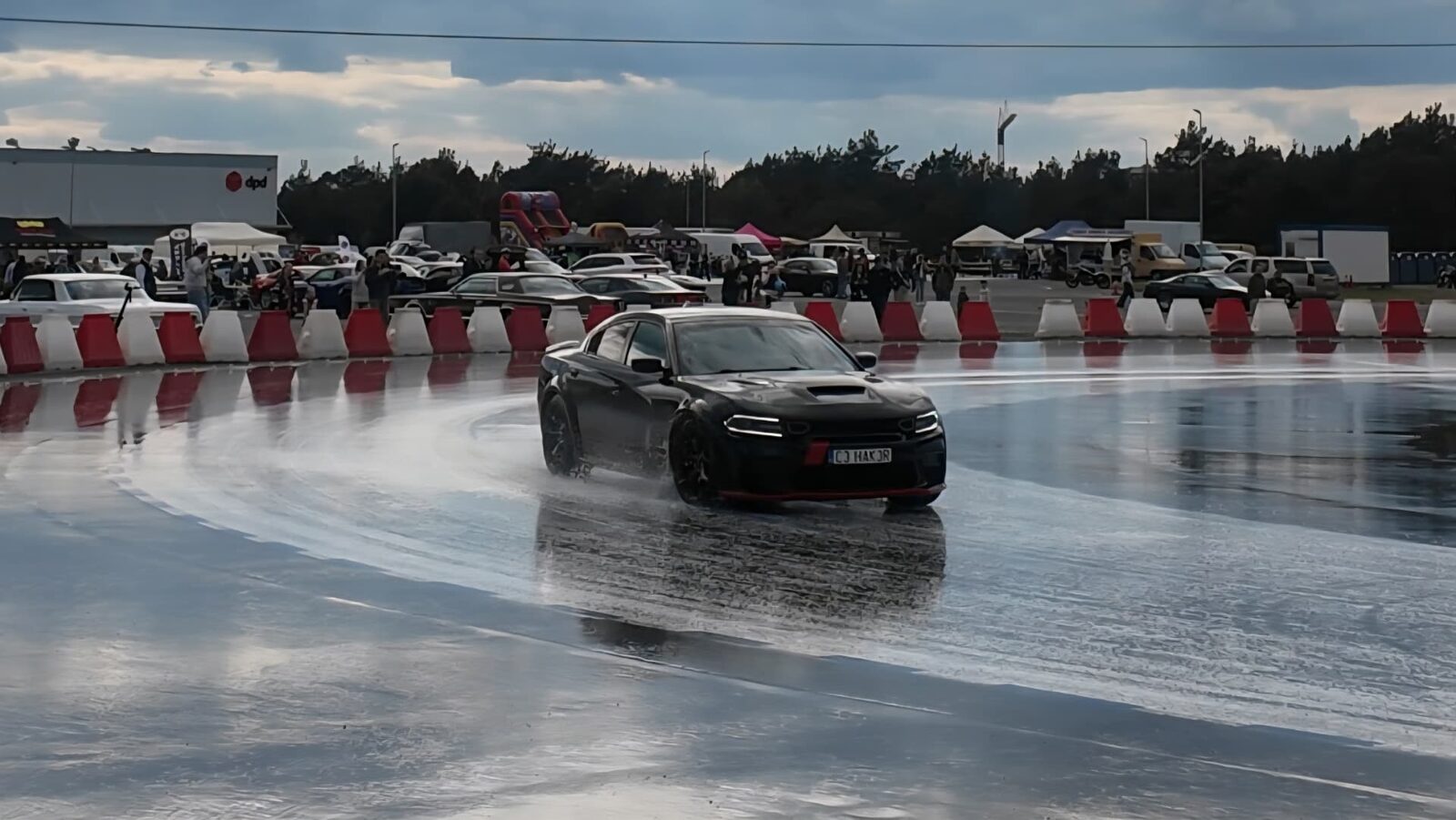 Tor — przód w poślizgu — Dodge Charger Widebody